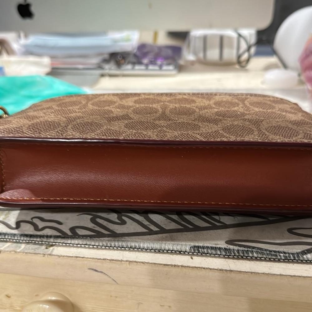 crossbody new with tags - Picture 6 of 7